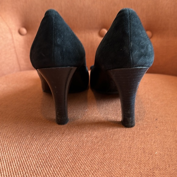 Coach, Black suede & snake embossed print with velvet bow,  pumps, size 9.5 B. - Picture 4 of 9